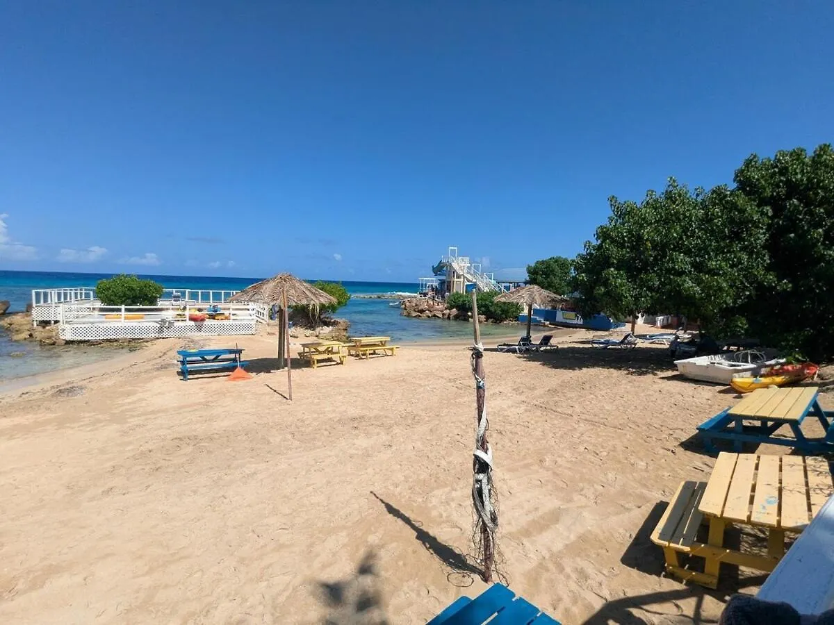 Sojo'S Sandy Toes Santuary Runaway Bay Jamaica