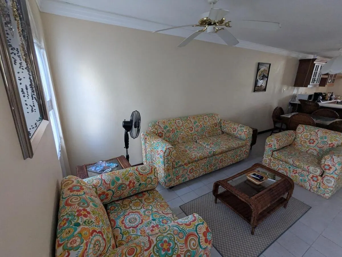 Sojo'S Sandy Toes Santuary Runaway Bay Apartment